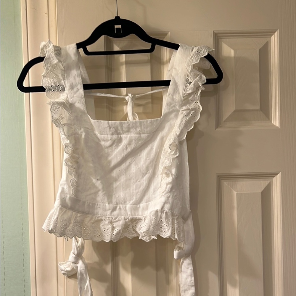 SHEIN White Ruffled Tie Front Crop Blouse
